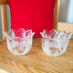 2 Pretty clear glass serving dishes